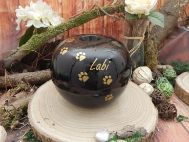 Preview: Musterurne - Kugel mit Pfotenspur in Gold sowie Name: Labi