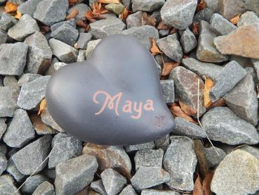 Musterurne mit Gravur, Name. Maya