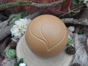 Tierurne Außenbereich - Kugelform mit Doppelherz, Sand, Volumen: ca. 2,50 Ltr. (Auslaufmodell)