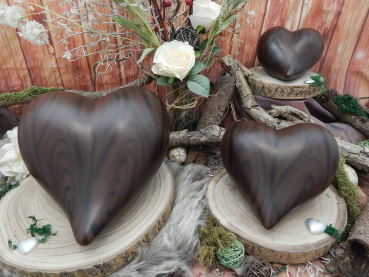 Tierurnen für den Innenbereich - Herz Holzoptik, Braun - Gruppenbild (G1-G3)