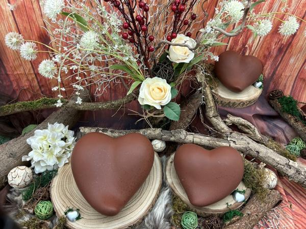 Tierurnen für den Außenbereich - Herzen, Braun - Gruppenbild