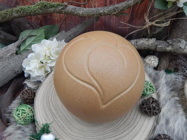 Tierurne Außenbereich - Kugelform mit Doppelherz, Sand, Volumen: ca. 2,50 Ltr. (Auslaufmodell)